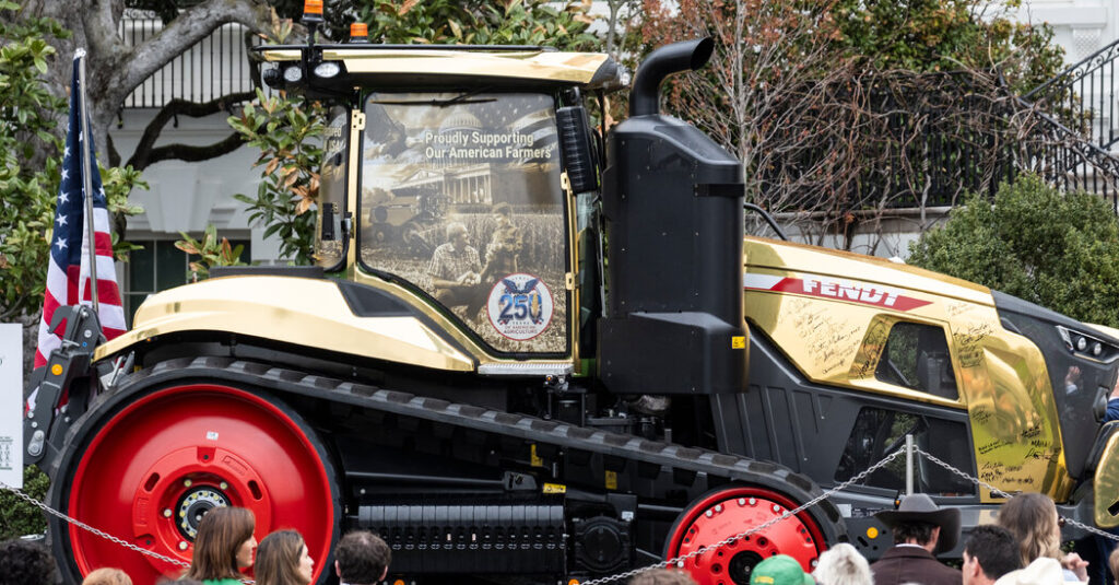 Trump Offers More Aid to Farmers, a Key Support Bloc Hurt by Tariffs and War