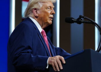 Trump Says Middle East Is ‘Saved’ as Iran Strikes Injure U.S. Troops in Gulf