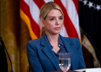 Justice Dept. Scrutinizes Transgender Prisoner Housing in California and Maine