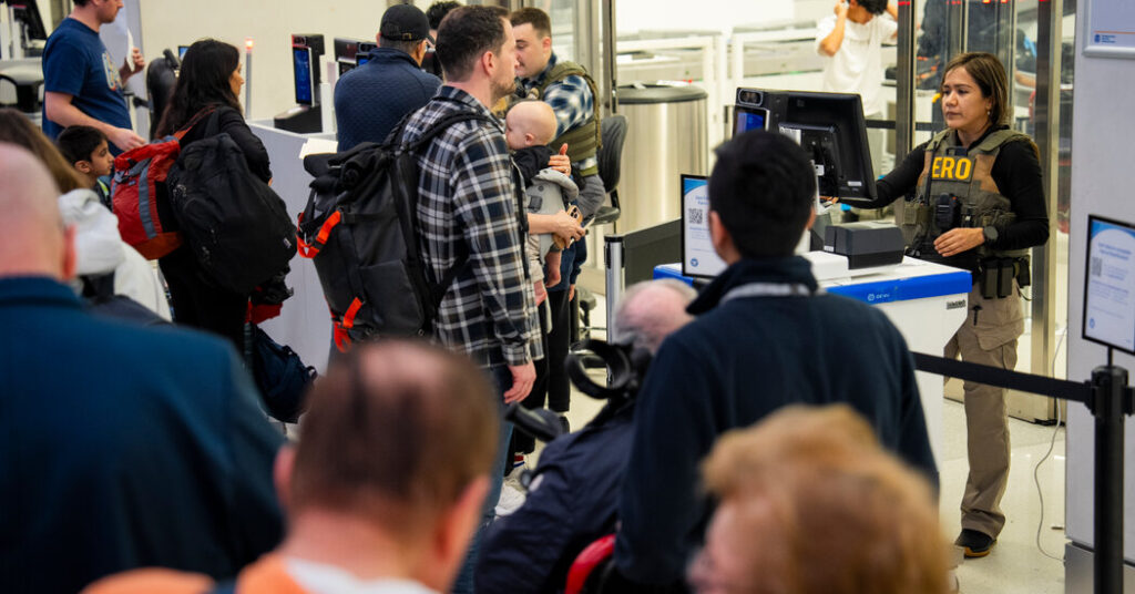 How Long of a Wait at Security? For Many Passengers, It Was Anyone’s Guess.