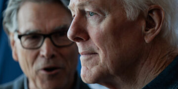 In Texas, the Old, Kinder, Gentler G.O.P. Faces Its Alamo Moment