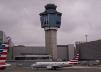 How Many Air Traffic Controllers Are Needed Overnight?