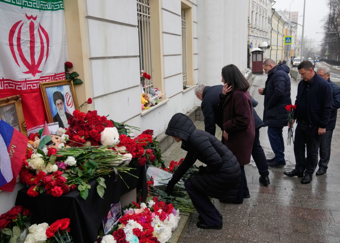 Russia sees chance it may benefit from Middle East war