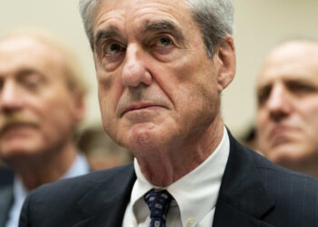 Robert Mueller, ex-FBI director at center of political tempest, dies at 81