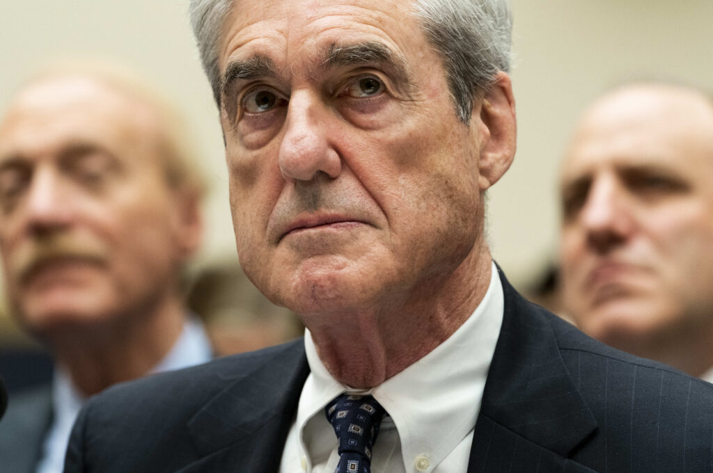 Robert Mueller, ex-FBI director at center of political tempest, dies at 81