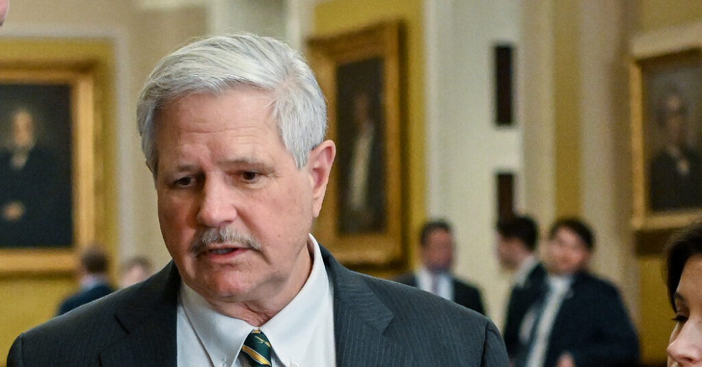 Senate Convenes, but G.O.P. Makes No Move to Pass House Bill to Reopen D.H.S.