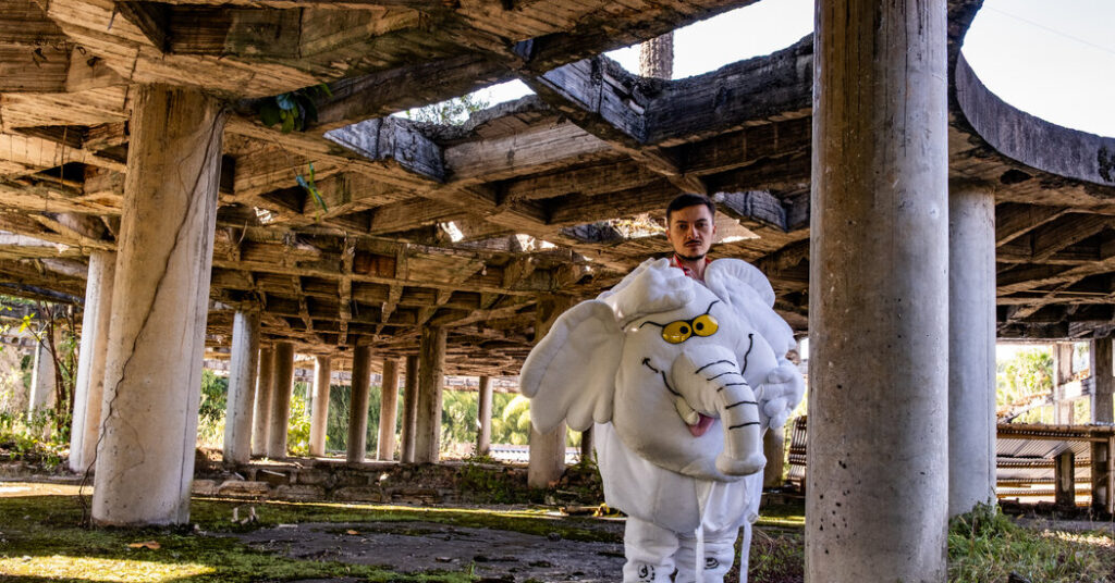 He Rode an Elephant Costume Into Colombia’s Senate