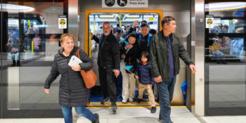 2 Australian States Waive Transit Fares as Fuel Prices Soar