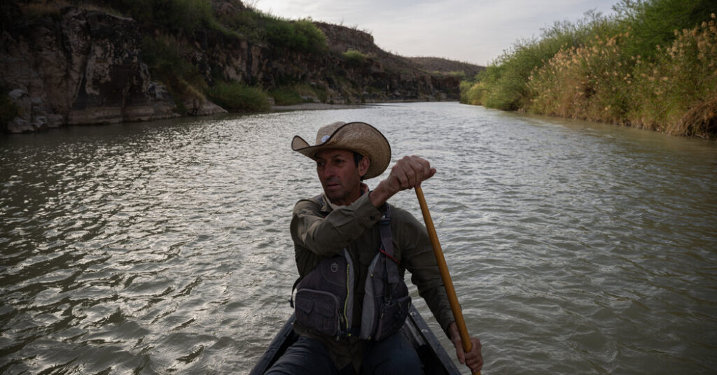 A Border Wall Plan Unites Republicans and Democrats in Texas: ‘This Is Insane’
