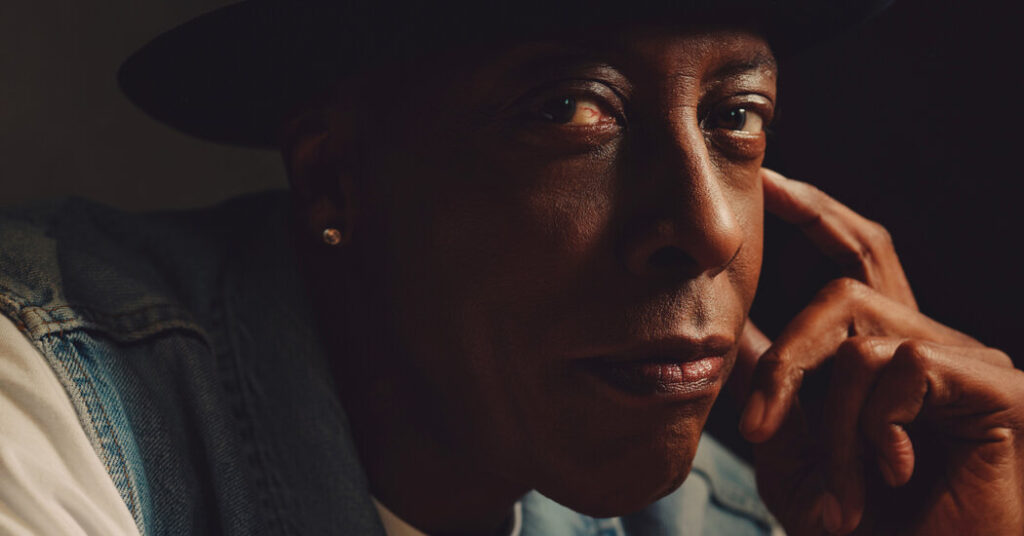 Arsenio Hall Shares How the Shy Kid Became the Life of the Party
