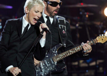 10 Synth-Pop Songs That Bring the Drama