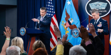 Confident of Air Supremacy, U.S. Sends B-52 Bombers Over Iran