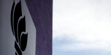 N.Y.U. Closes Its Abu Dhabi Campus as Iran Vows Retaliation for Strikes