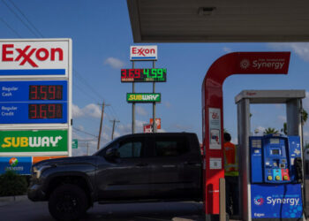 Americans Count Their Pennies at the Pump as the Iran War Grinds On