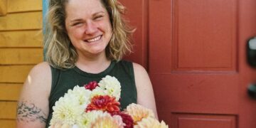 Facing brain cancer, she built a sidewalk library of pep talks