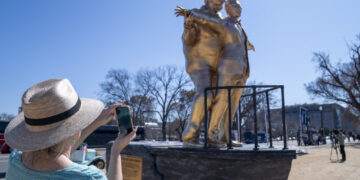 ‘Titanic’ statue of Trump and Epstein on the Mall draws praise, scorn