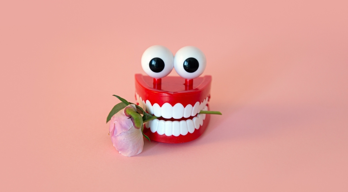 5 Subtle Signs They’re Attracted to You