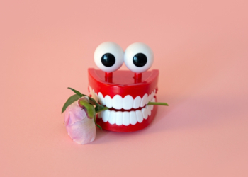 5 Subtle Signs They’re Attracted to You