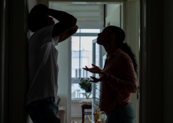 5 Tips for Using Body Language to Fix Things With Your Partner After a Fight