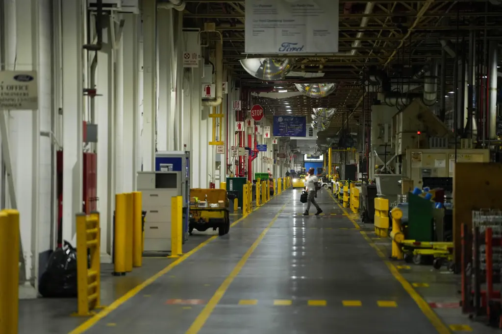 Upon arriving at the plant, authorities reportedly encountered a press machine that was undergoing routine maintenance when it malfunctioned, causing it to turn on and pin the worker. 