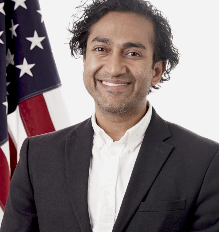 Controversial top vaccine regulator to depart FDA