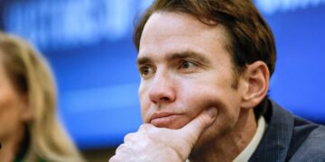 Rep. Kevin Kiley leaves GOP, further shrinking Speaker Johnson’s majority