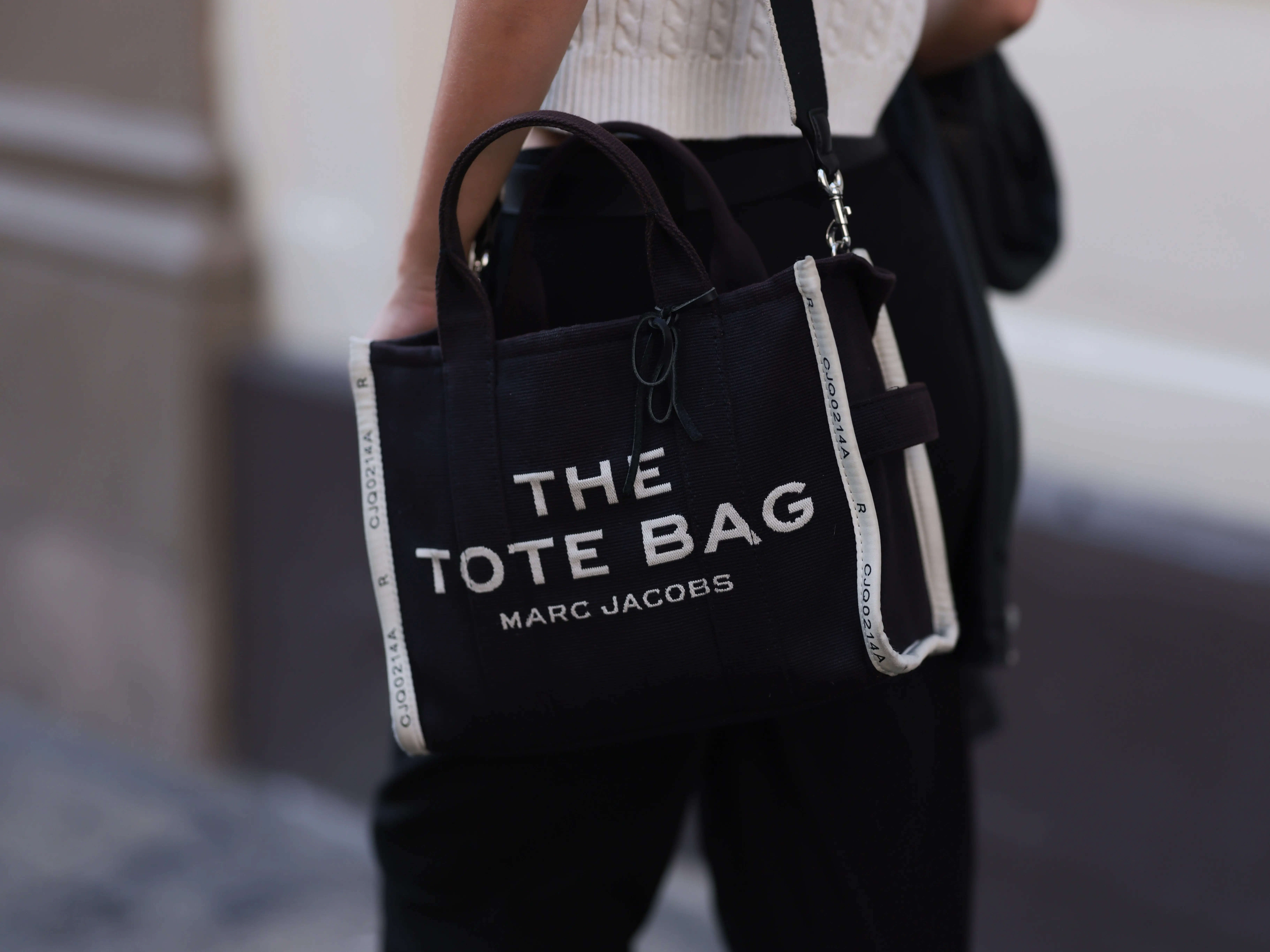 Someone wearing Marc Jacobs'