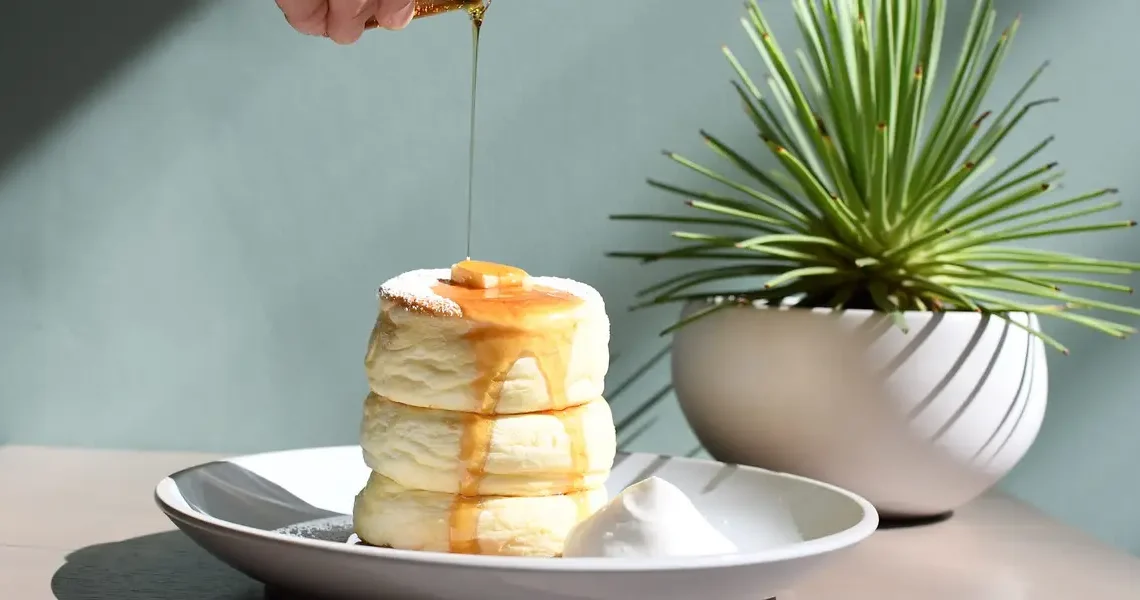 I waited an hour in line for Tokyo’s famous soufflé pancakes and have zero regrets