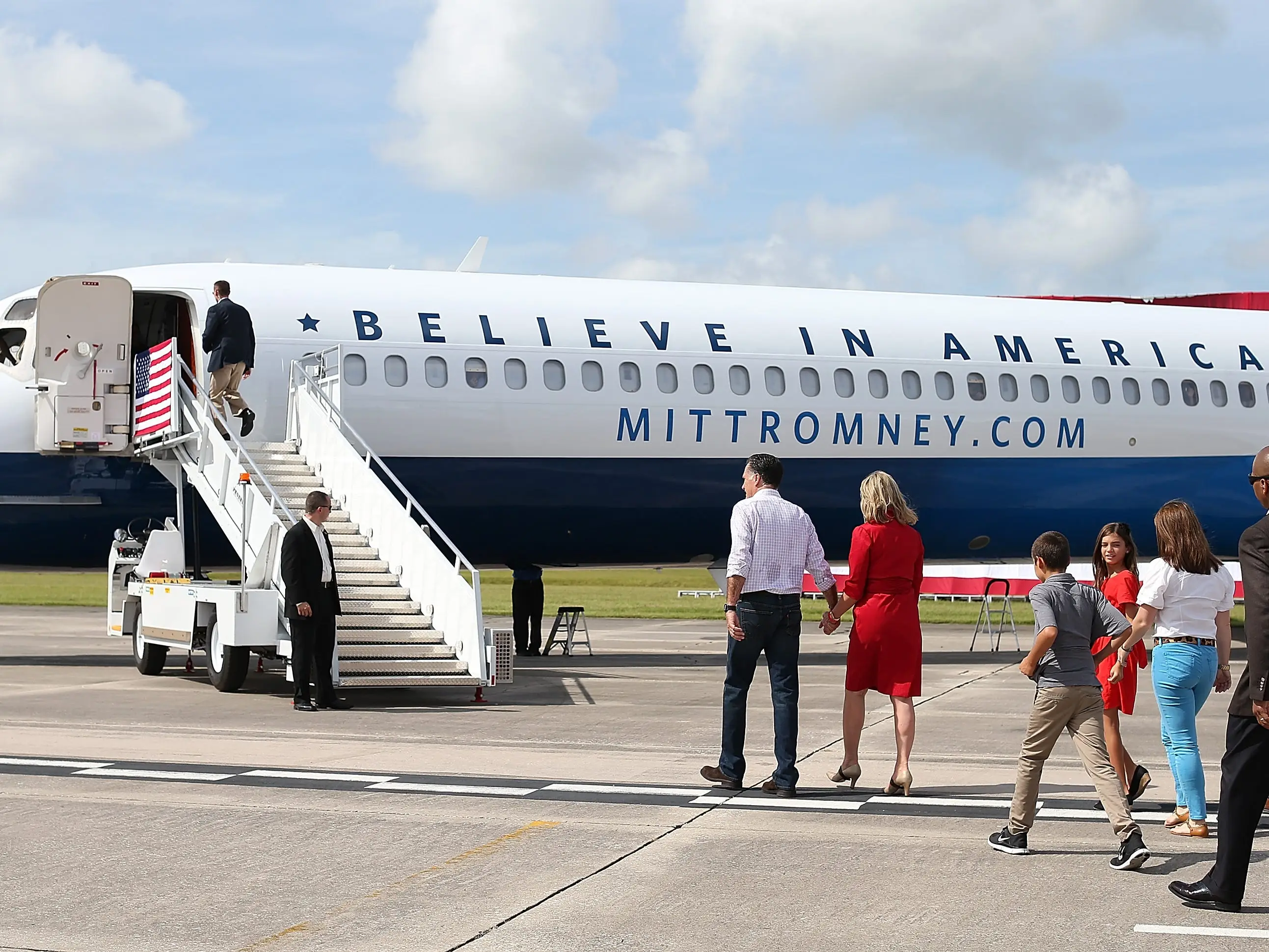 The MD-83 Mitt Romney rented for his campaign.
