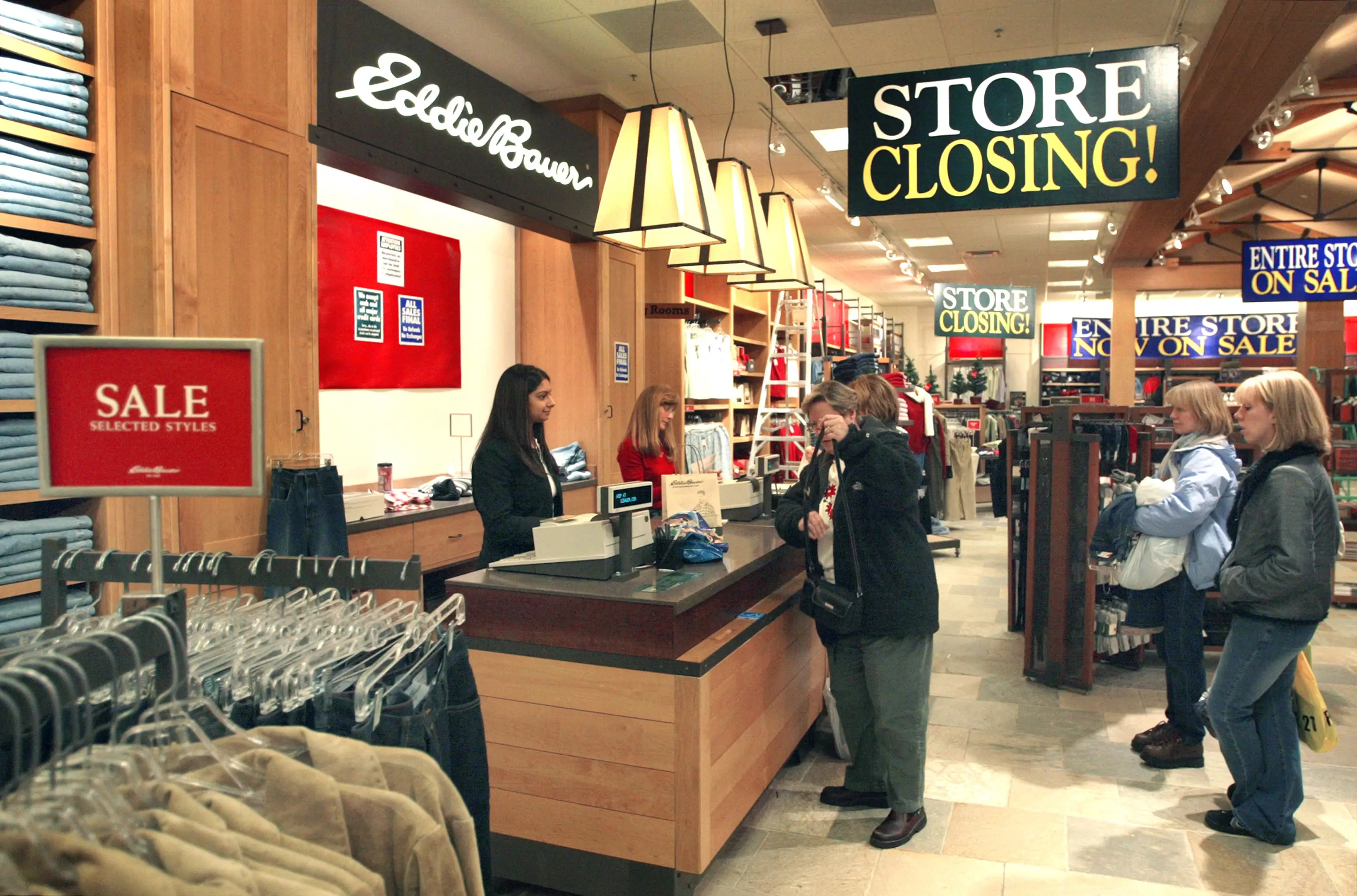 Eddie Bauer store with a store closing sign.
