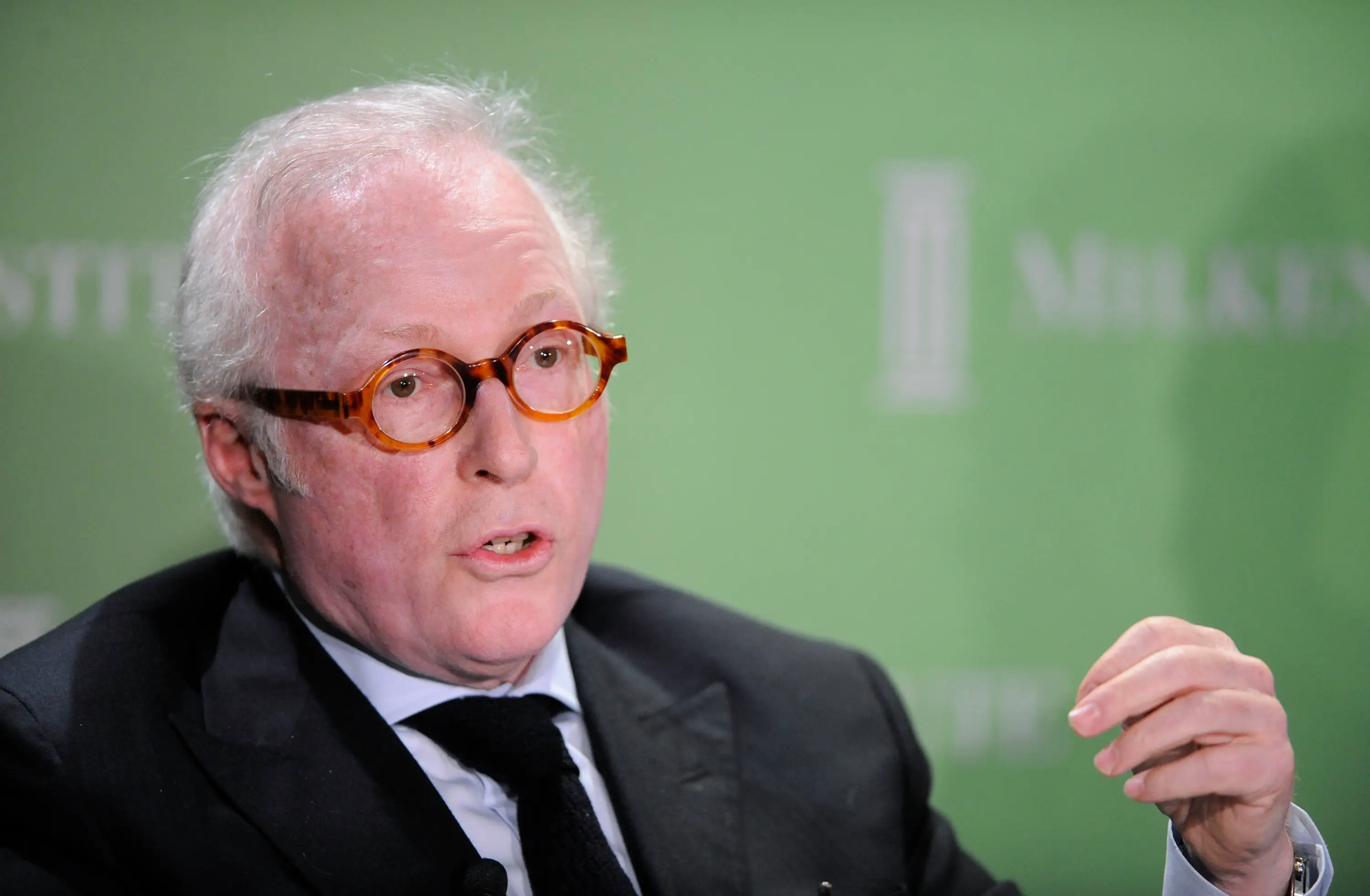 Izzy Englander speaks at an event.