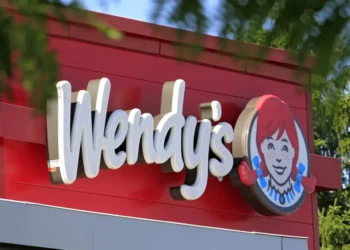 Chain restaurants are closing hundreds of locations across the US in 2026. See the list.