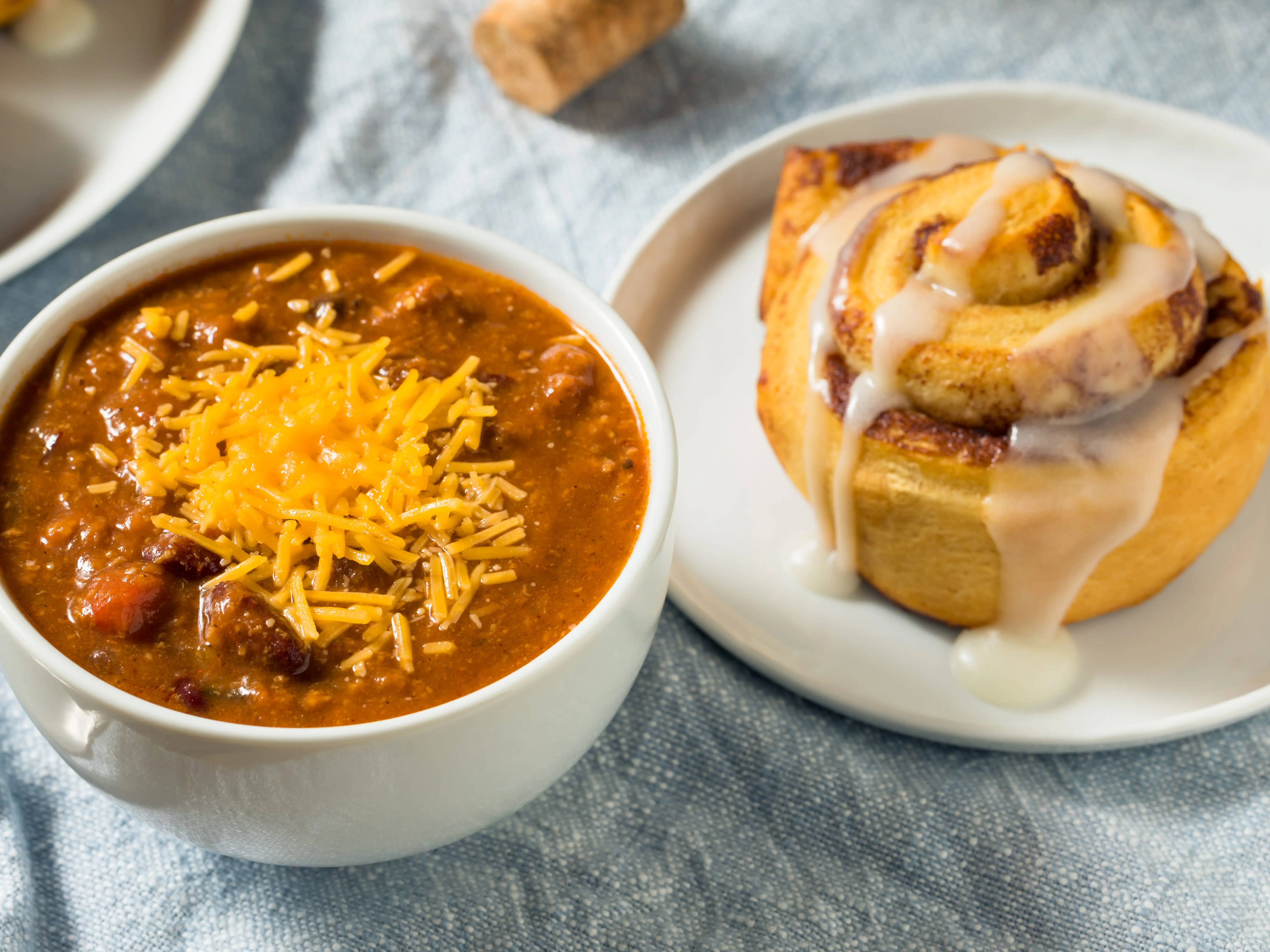 Chili and cinnamon rolls