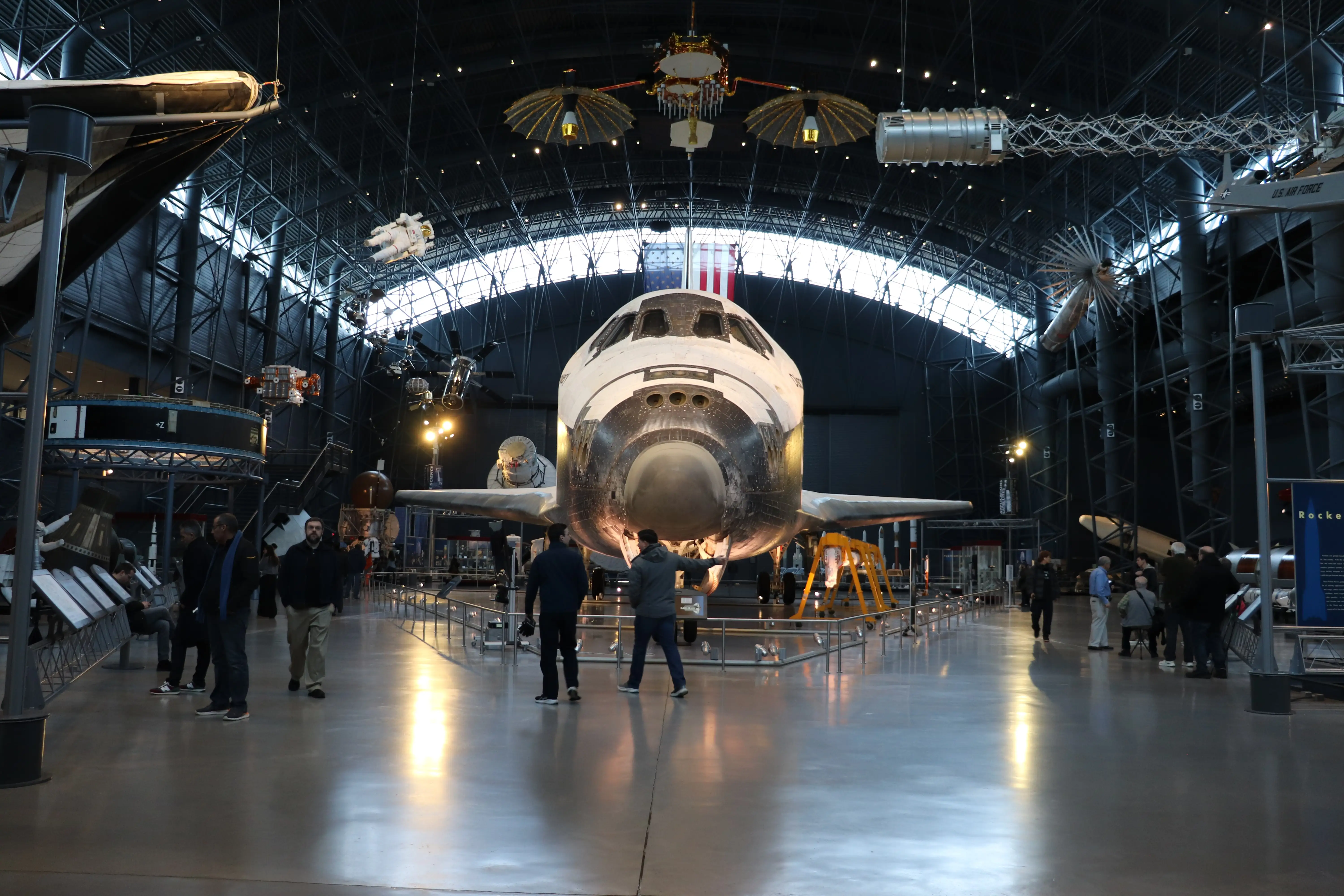 The space shuttle Discovery.