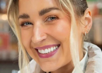 A dietitian lost 20 pounds and kept the weight off for 9 years. She shared her grocery list staples from Costco.