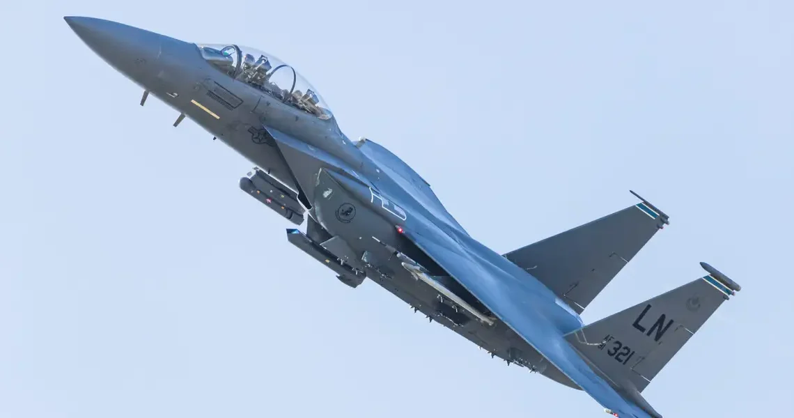 ‘Several’ US warplanes have crashed over Kuwait, local authorities say