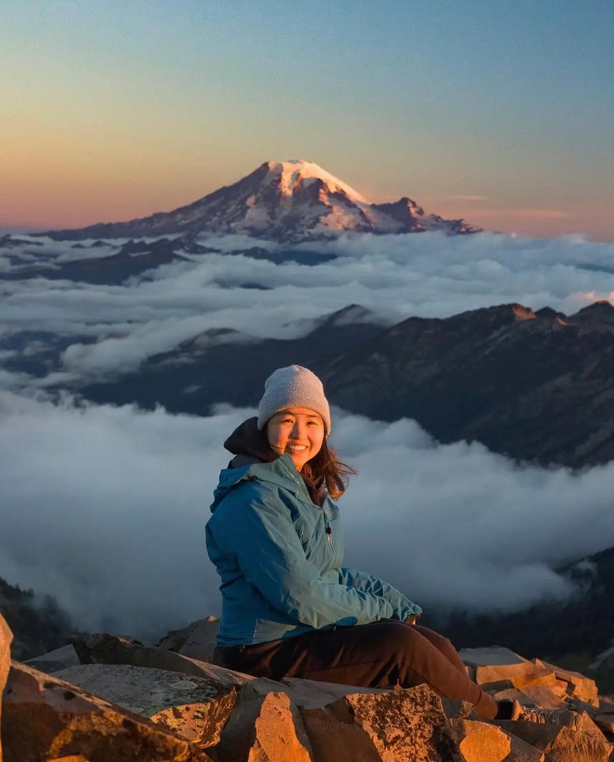 Sherri Lu in front of mt rainier