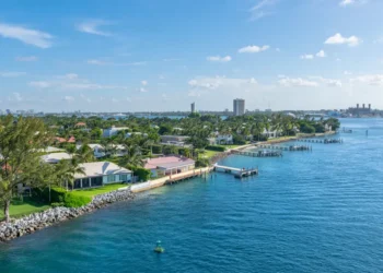 Oracle billionaire Larry Ellison’s real estate portfolio includes properties in Florida, Japan, Hawaii, and more