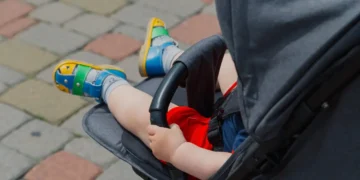 I found making friends as a new mom so hard. A stranger on the street changed everything.