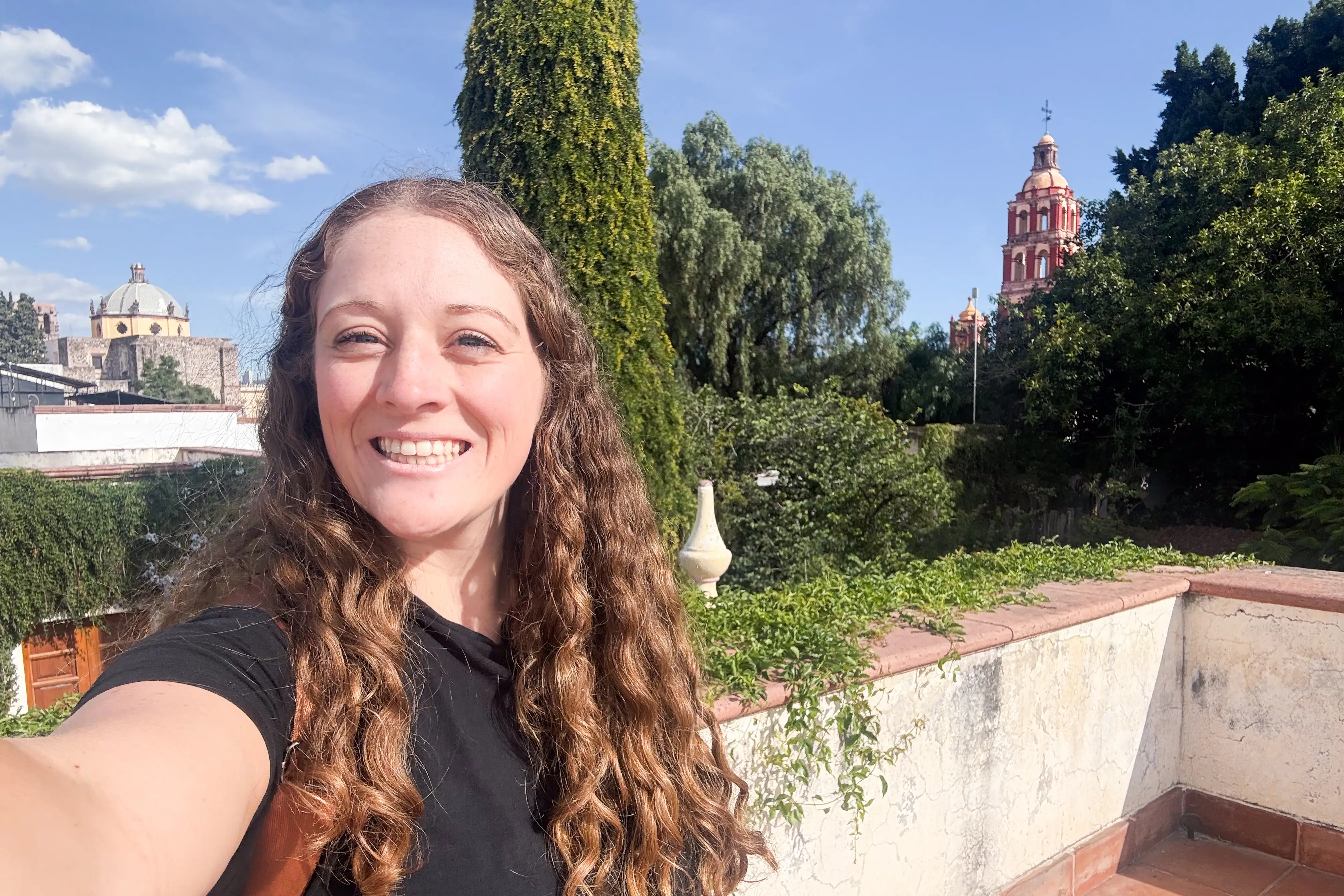 author Jenna DeLaurentis smiling in Querétaro