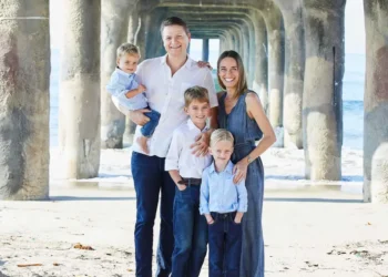 A mom in her 30s was diagnosed with stage 3 colorectal cancer after doctors dismissed her symptoms for 6 years