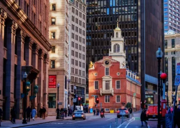 I’ve lived in the Boston area for 14 years. Here are 5 things that live up to the hype and 2 I tell first-timers to skip.