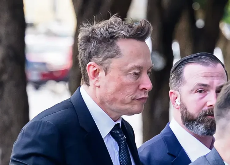 Elon Musk dodged cameras ahead of courthouse testimony. Snubbed photogs blamed a ‘decoy’ Tesla.
