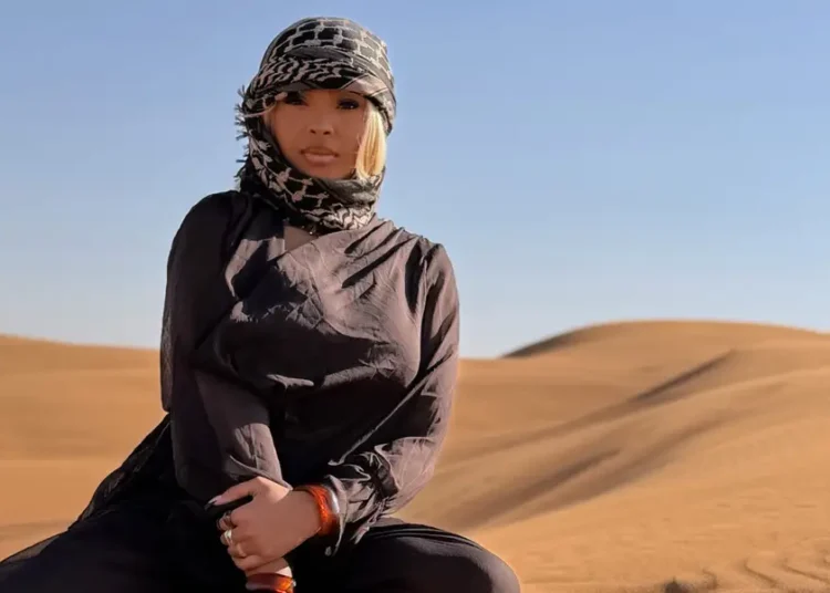 Tourists who say they are stranded in the Middle East are launching GoFundMe campaigns to cover their hotel bills