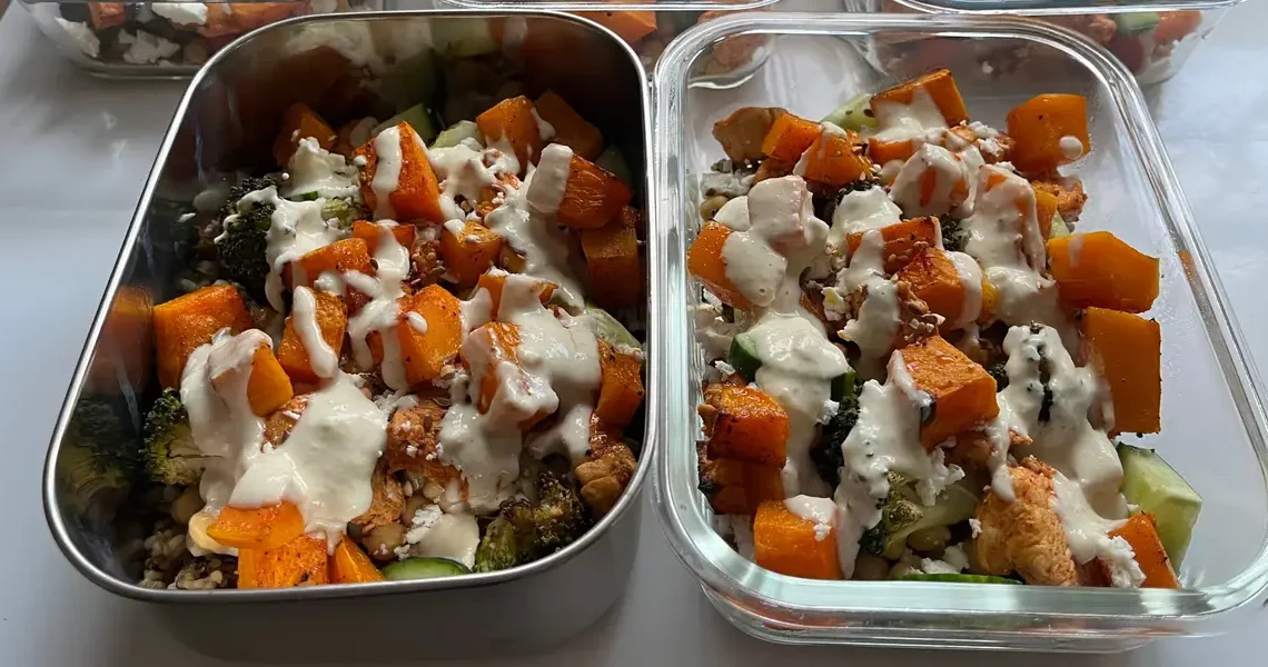 I eat the same dietitian-approved lunch almost every day. It’s got protein and fiber — and it’s a breeze to prep in advance