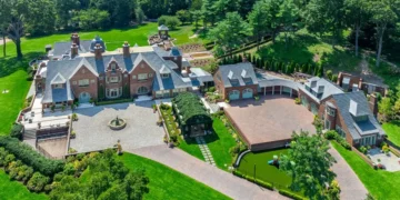 Billy Joel just sold his Long Island estate for a total of $35 million — $14 million under the original asking price