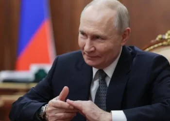 Putin eyes ‘more profitable’ markets for Russian gas amid Middle East chaos