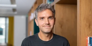 I’m the CEO of Klaviyo. I run on a ‘creator-type’ schedule and love Diet Coke and country music.