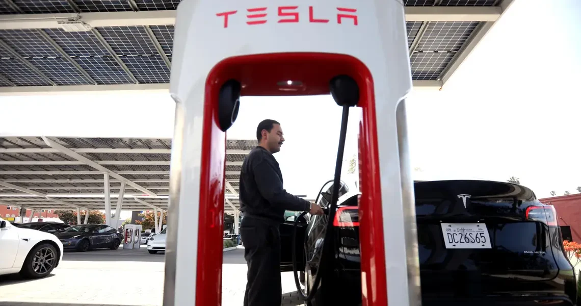 EV owners are taking a victory lap as gas prices skyrocket: ‘I had no idea, I drive a Tesla’