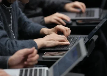 How to use AI without getting dumber, according to a serial entrepreneur